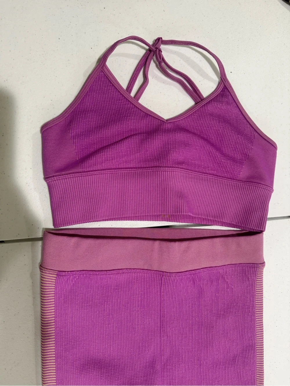 ALO Yoga Women’s Purple & Lime Green Seamless Active Leggings & Bra